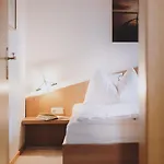 Lakeside Plattner By We Rent, Summercard Included Τσελ αμ Ζέε