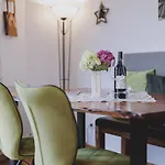Lakeside Plattner By We Rent, Summercard Included Τσελ αμ Ζέε