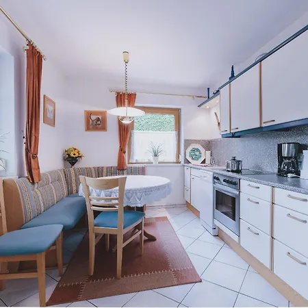 Lakeside Plattner By We Rent, Summercard Included 아파트 젤암제