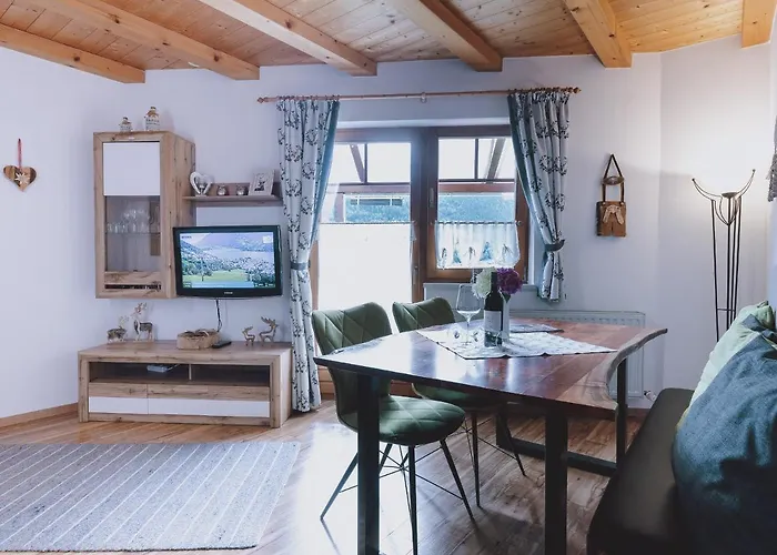 Lakeside Plattner By We Rent, Summercard Included Apartman