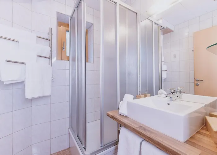 아파트 Lakeside Plattner By We Rent, Summercard Included 젤암제